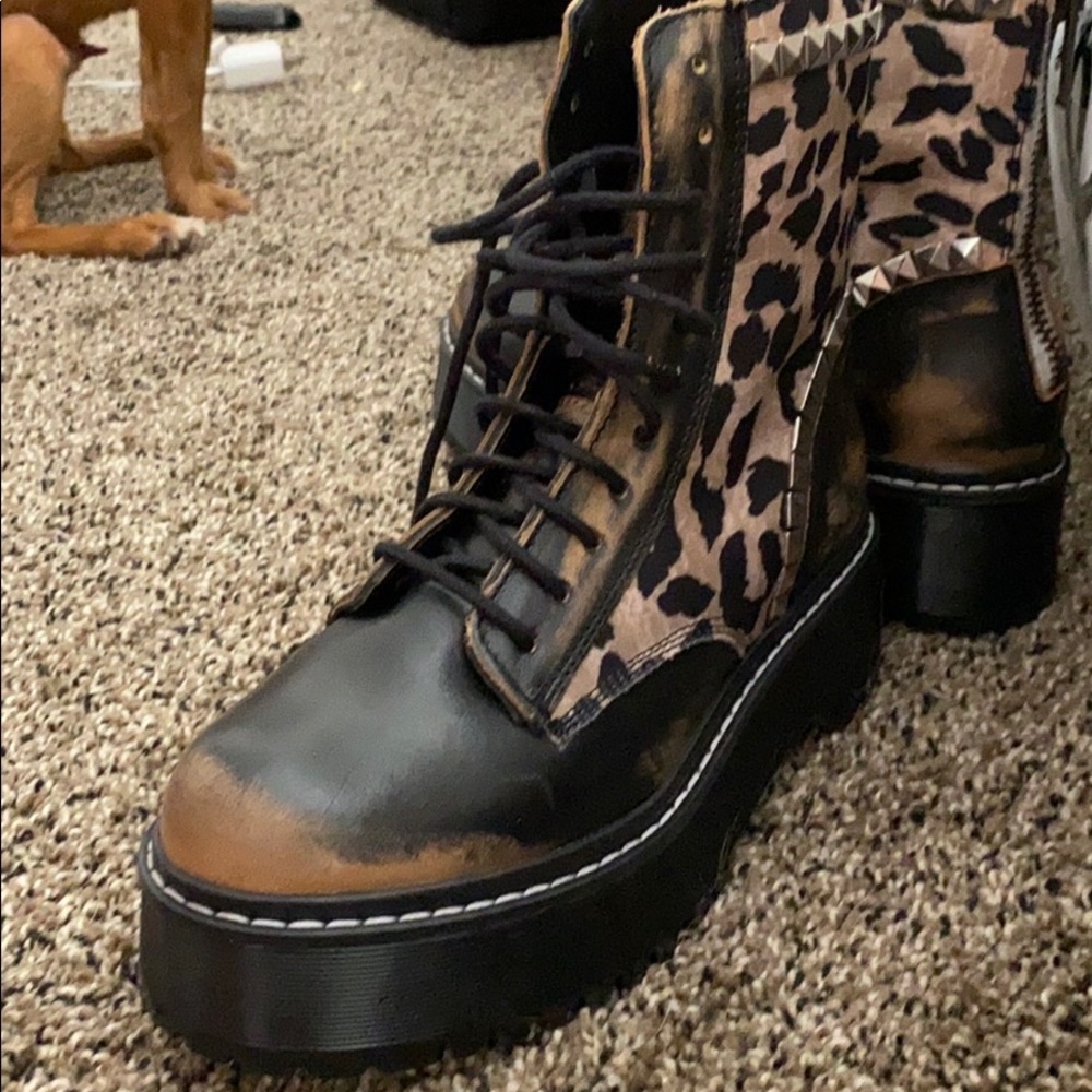 Steve madden boots!